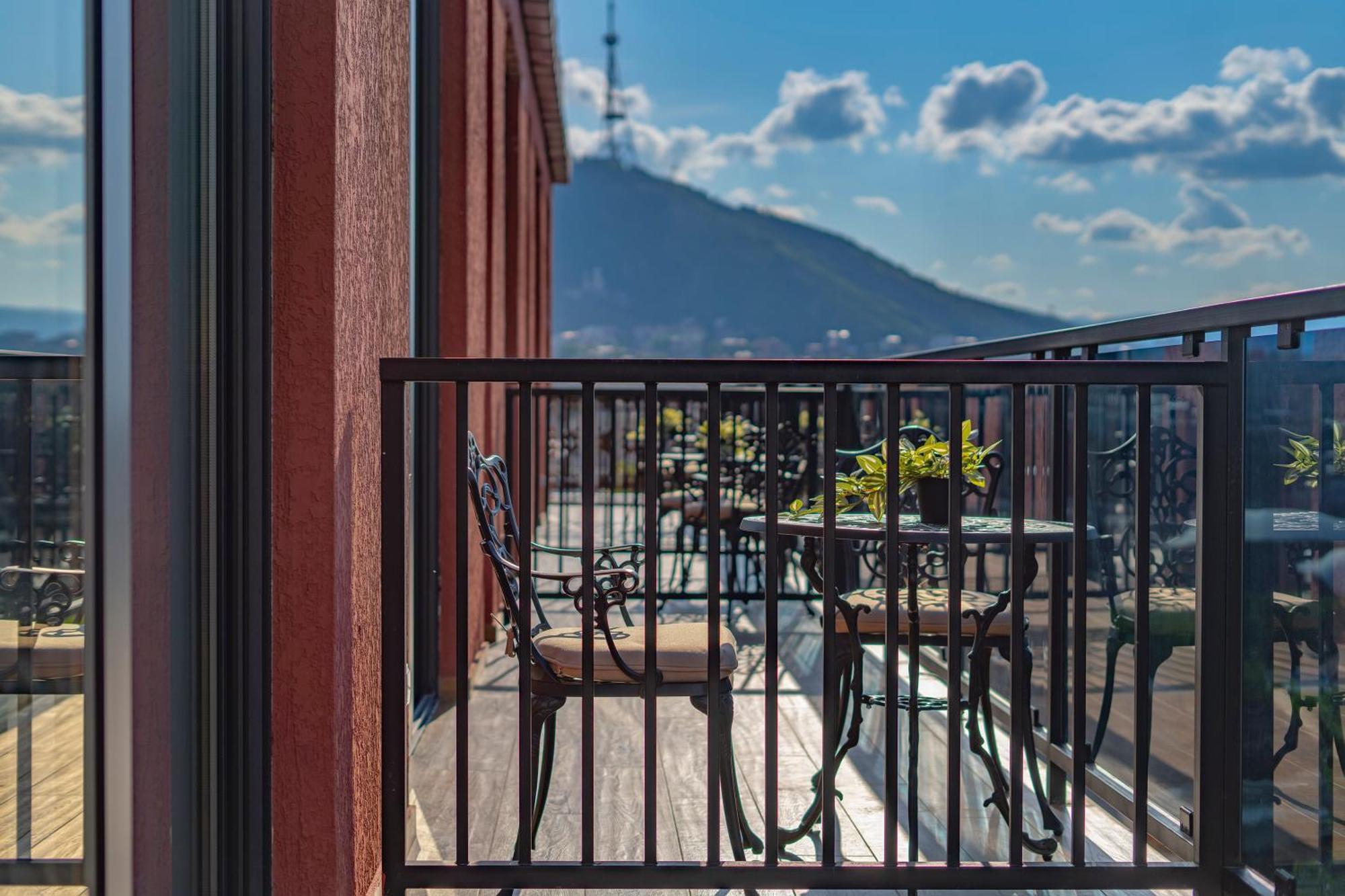 Iris Hotel Tbilisi Exteriér fotografie
